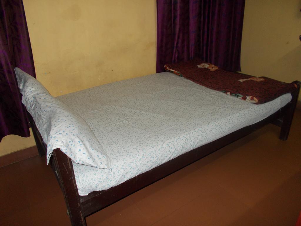 Guruvayur Bunglow Bagian luar foto