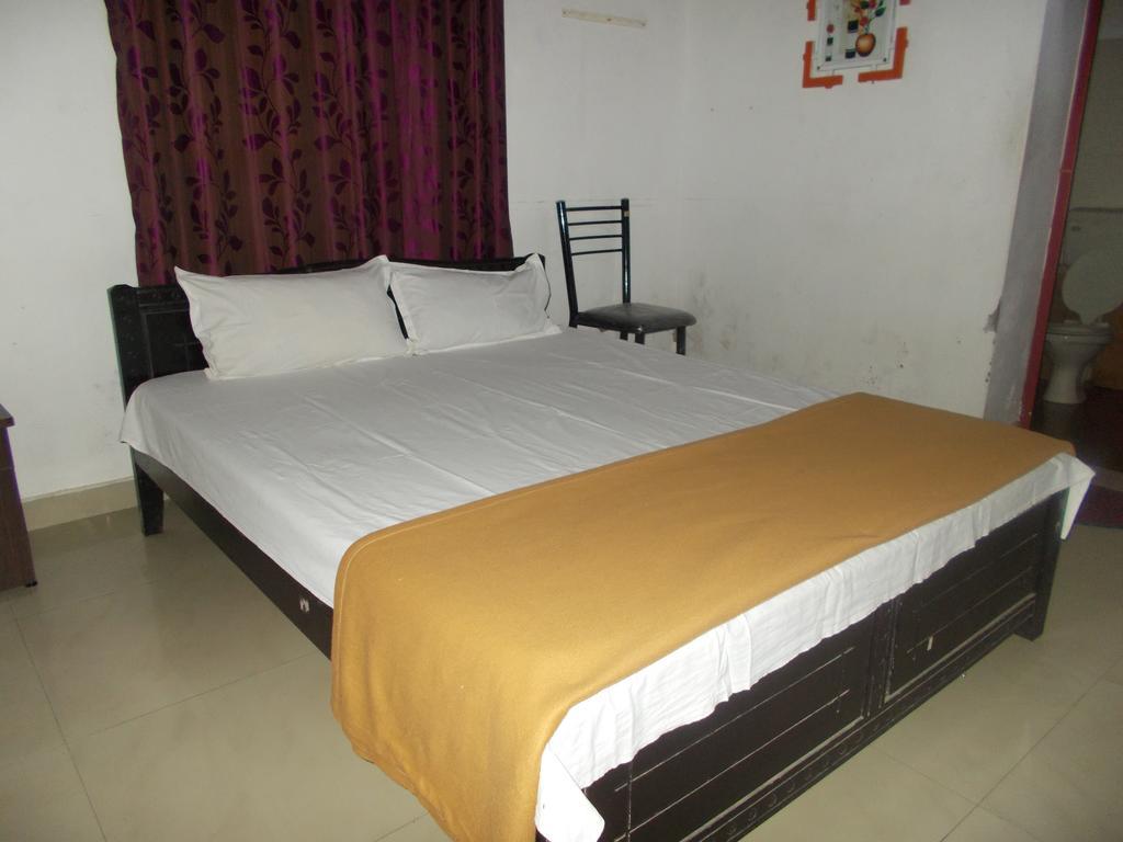 Guruvayur Bunglow Bagian luar foto